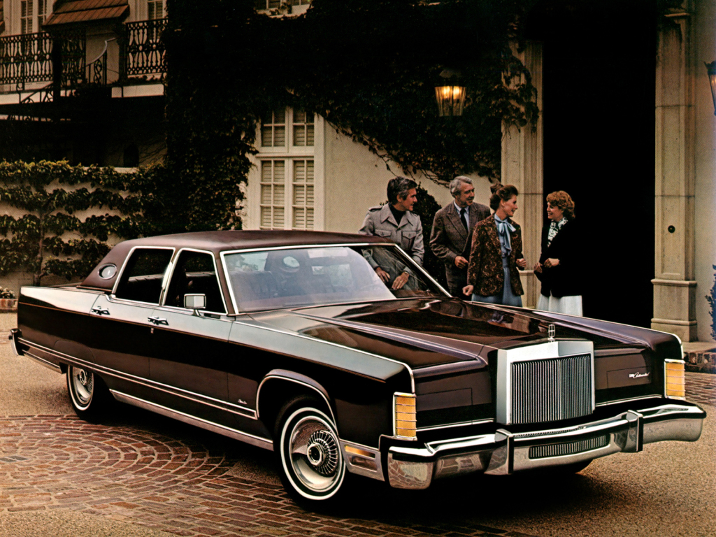 LINCOLN CONTINENTAL (1970 – 2002) -Grandeur et déclin de l'Amérique.