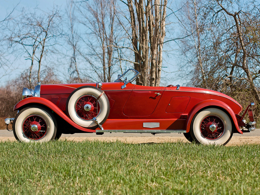 AUBURN - Sport et luxe populaire à l'américaine.