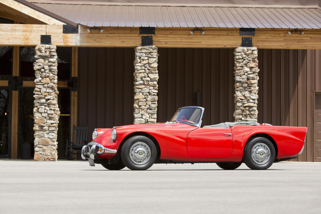 DAIMLER SP 250 - Drôle de gueule.