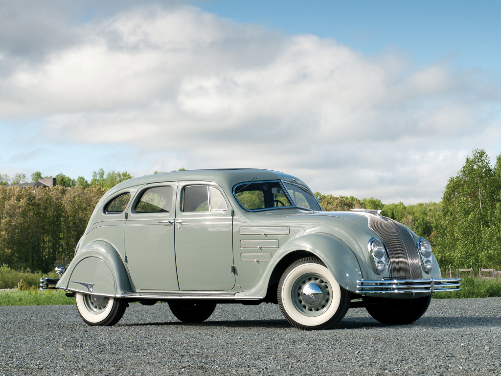 CHRYSLER et DE SOTO AIRFLOW - Un train trop en avance.