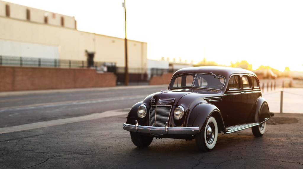 CHRYSLER et DE SOTO AIRFLOW - Un train trop en avance.