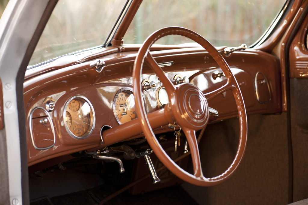 CHRYSLER et DE SOTO AIRFLOW - Un train trop en avance.