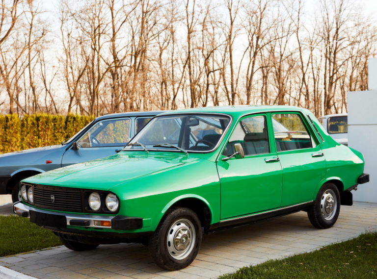 Première dacia fabriquée en roumanie