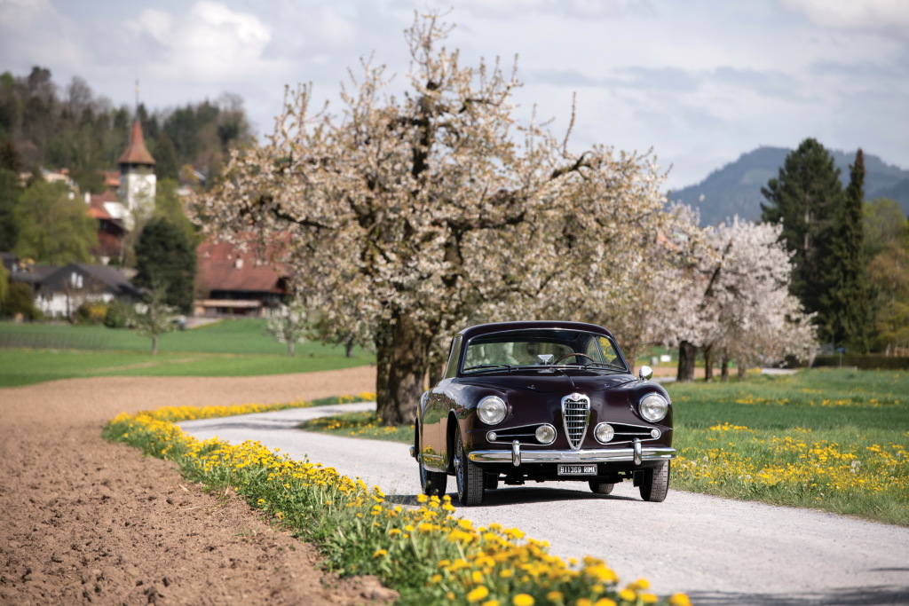 ALFA ROMEO 1900 - La renaissance du trèfle milanais.