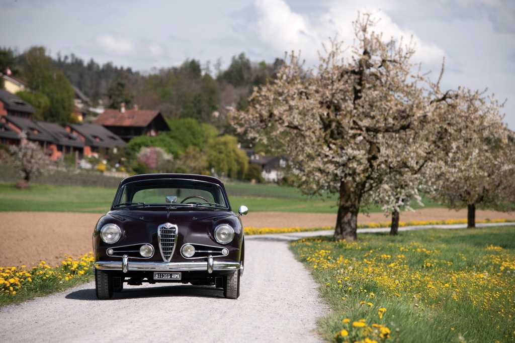 ALFA ROMEO 1900 - La renaissance du trèfle milanais.