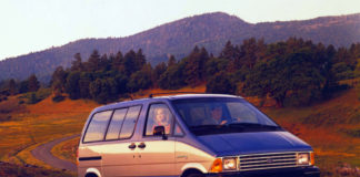 FORD AEROSTAR - La recette américaine du minivan.