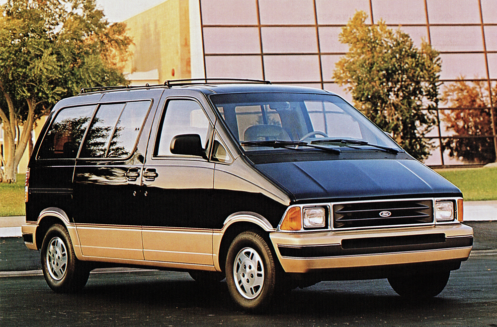 FORD AEROSTAR - La recette américaine du minivan.