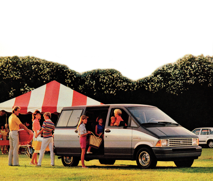 FORD AEROSTAR - La recette américaine du minivan.