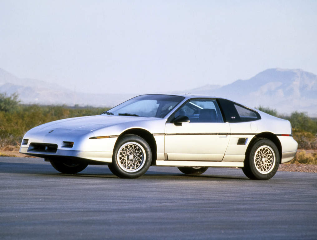 PONTIAC FIERO - Inspiration italienne.