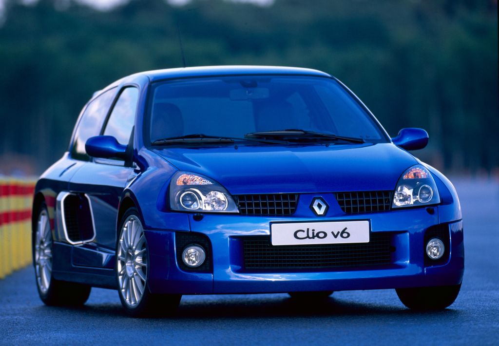 RENAULT CLIO V6 - La dernière vraie citadine de compétition du losange.