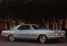 BUICK RIVIERA (Ière génération)- L’empreinte de l’école italienne. BUICK RIVIERA (Ière génération) - L'empreinte de l'école italienne.