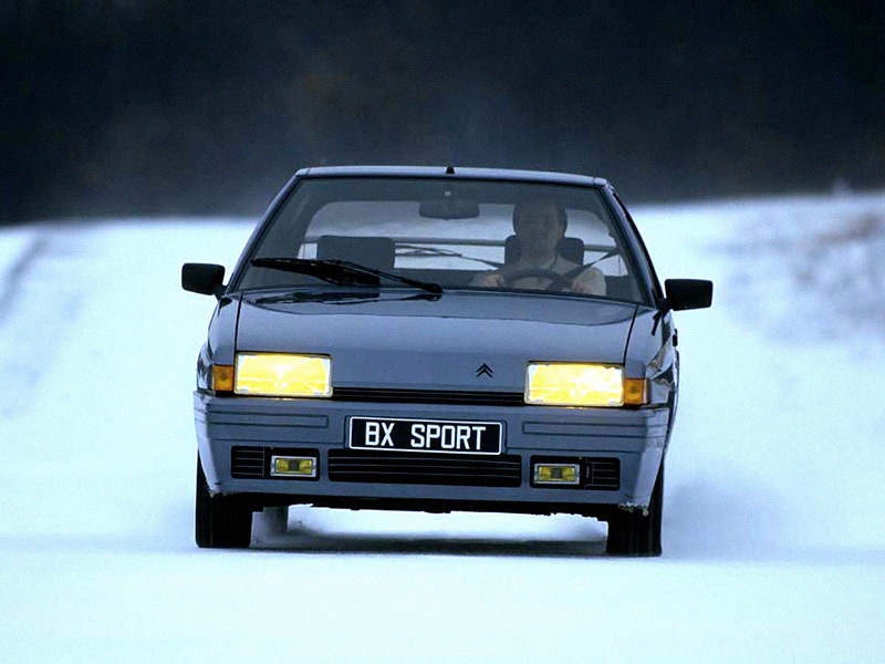 CITROËN BX SPORT - BX en tenue de sport.