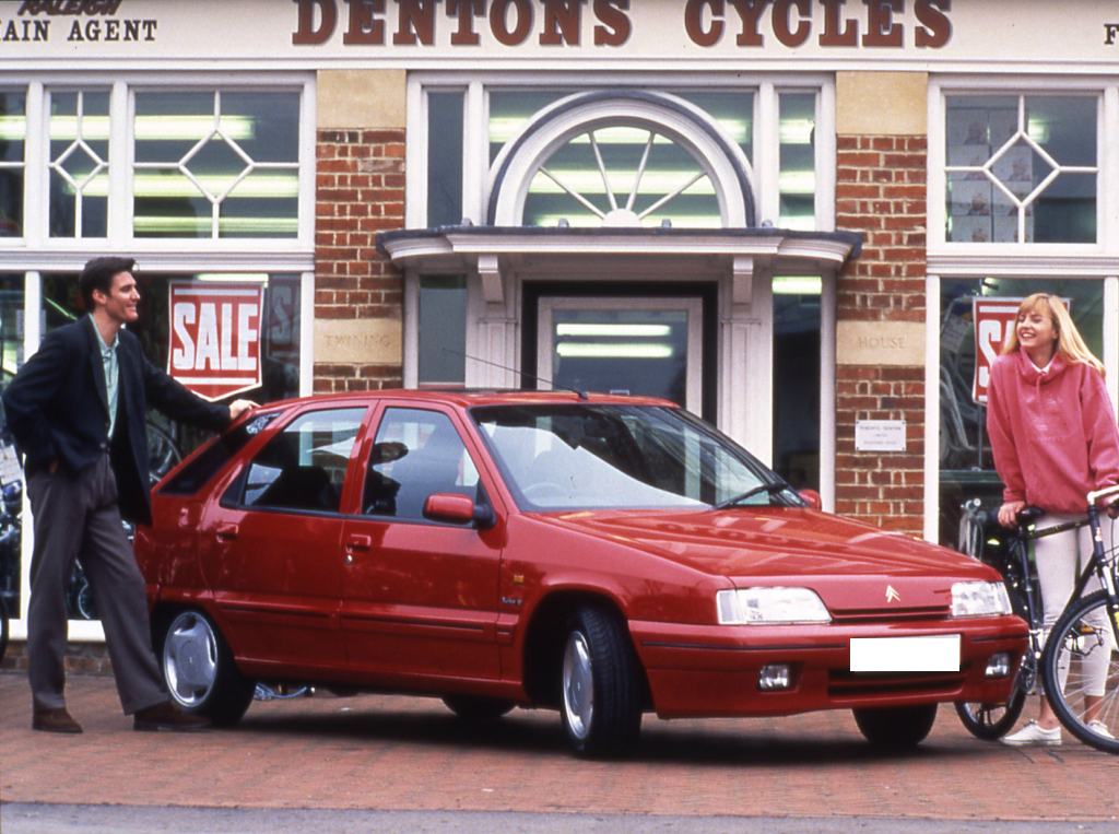 CITROËN ZX 16V - Sportives chevronnées mal aimées.