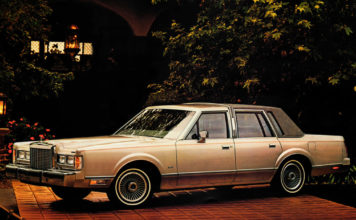 LINCOLN TOWN CAR The Last Big American Sedan