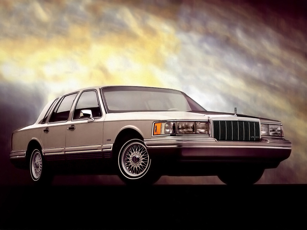 LINCOLN TOWN CAR The Last Big American Sedan