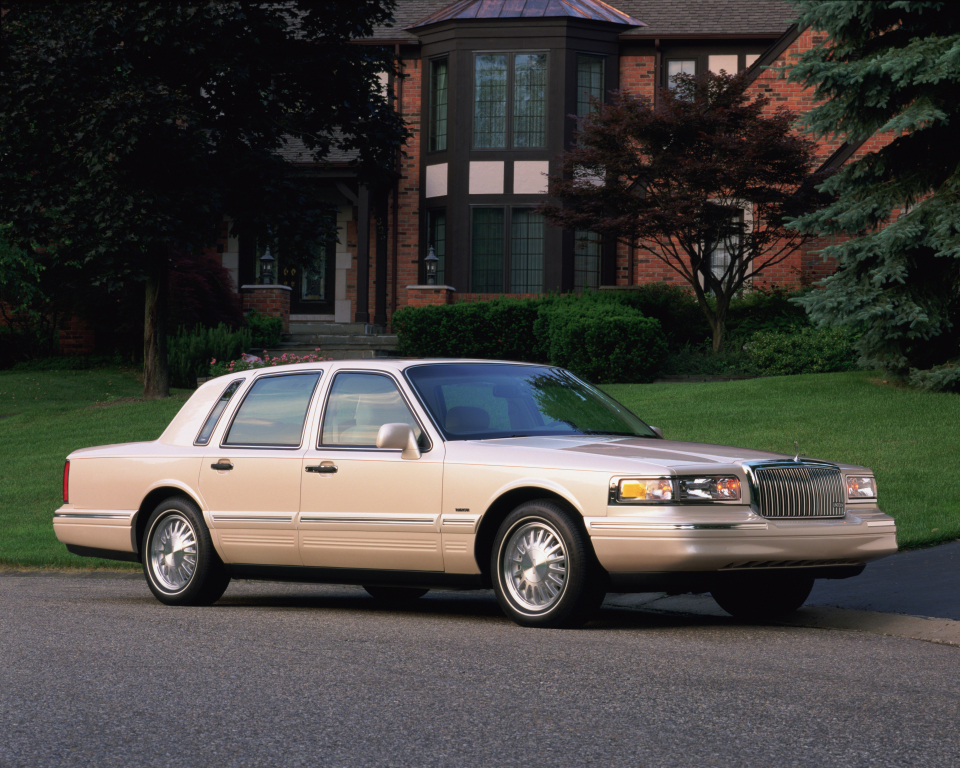 LINCOLN TOWN CAR The Last Big American Sedan