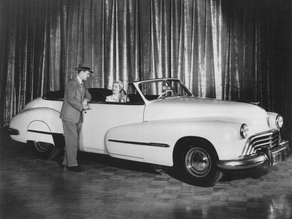 OLDSMOBILE 1946 – 1947 - Retour à la Vie Civile.