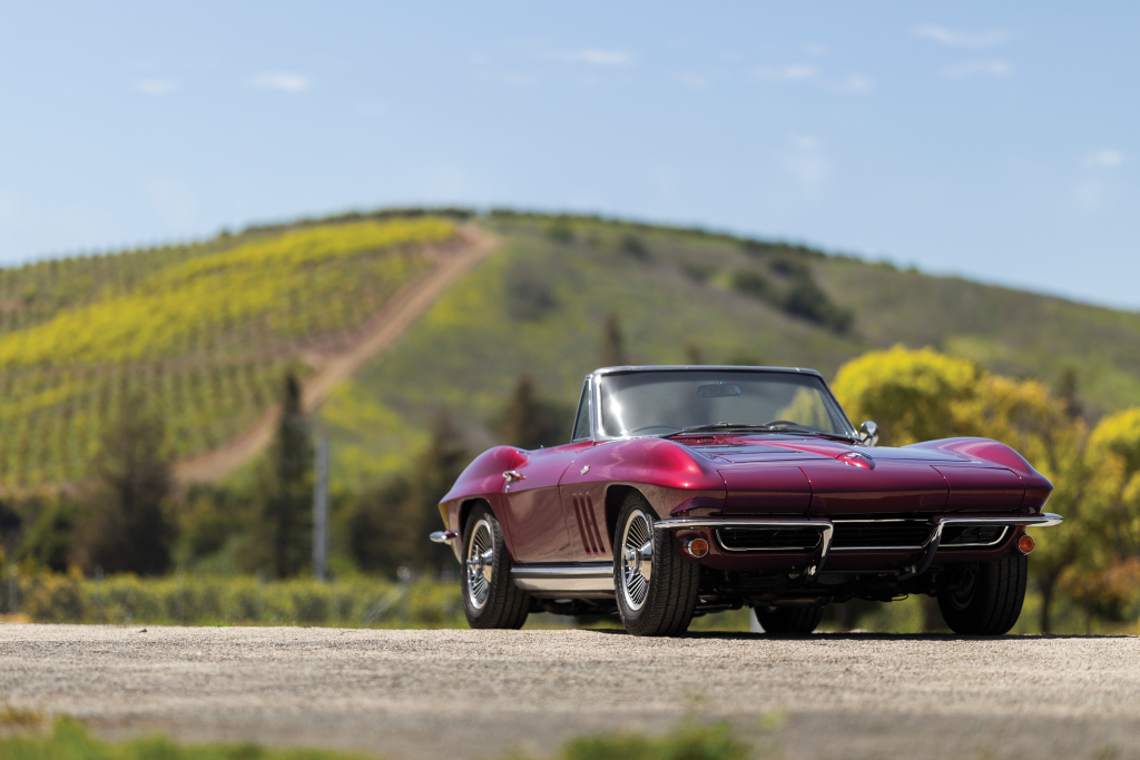 CHEVROLET CORVETTE C2 - La naissance du requin.