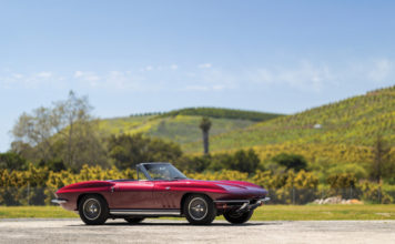 CHEVROLET CORVETTE C2 - La naissance du requin.