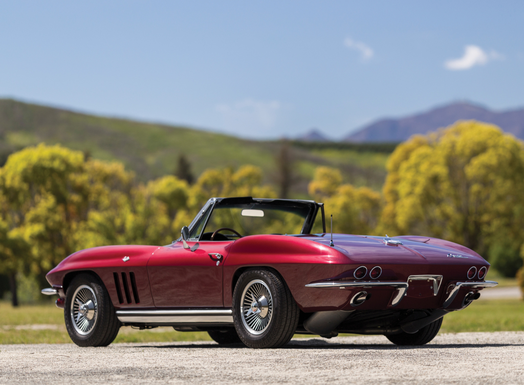 CHEVROLET CORVETTE C2 - La naissance du requin.