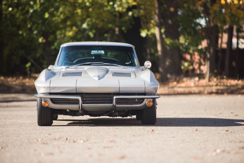 CHEVROLET CORVETTE C2 - La naissance du requin.