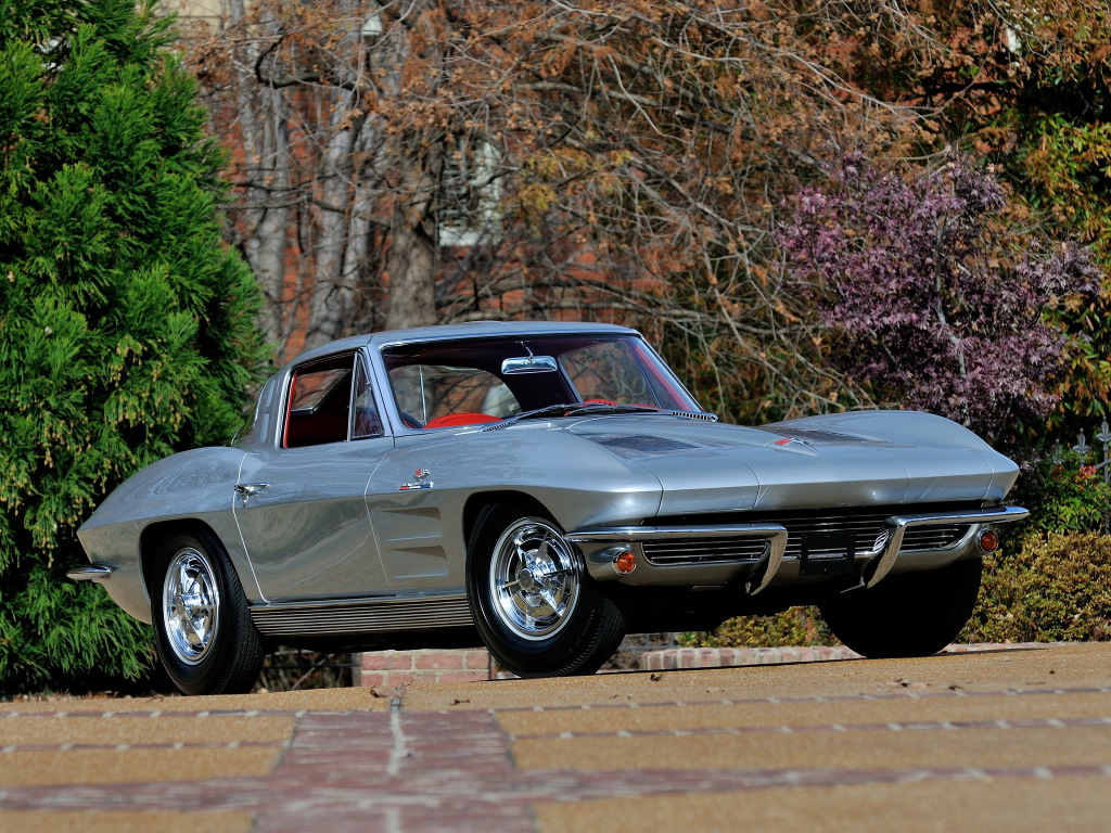 CHEVROLET CORVETTE C2 - La naissance du requin.