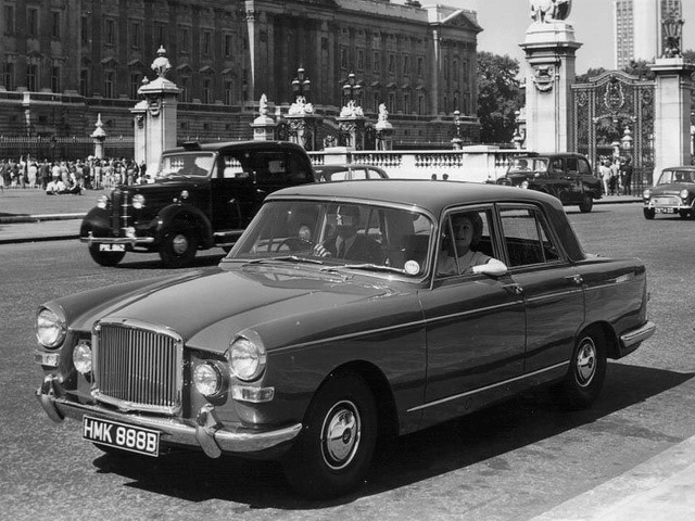 AUSTIN, WOLSELEY et PRINCESS - Le luxe populaire à l'anglaise.