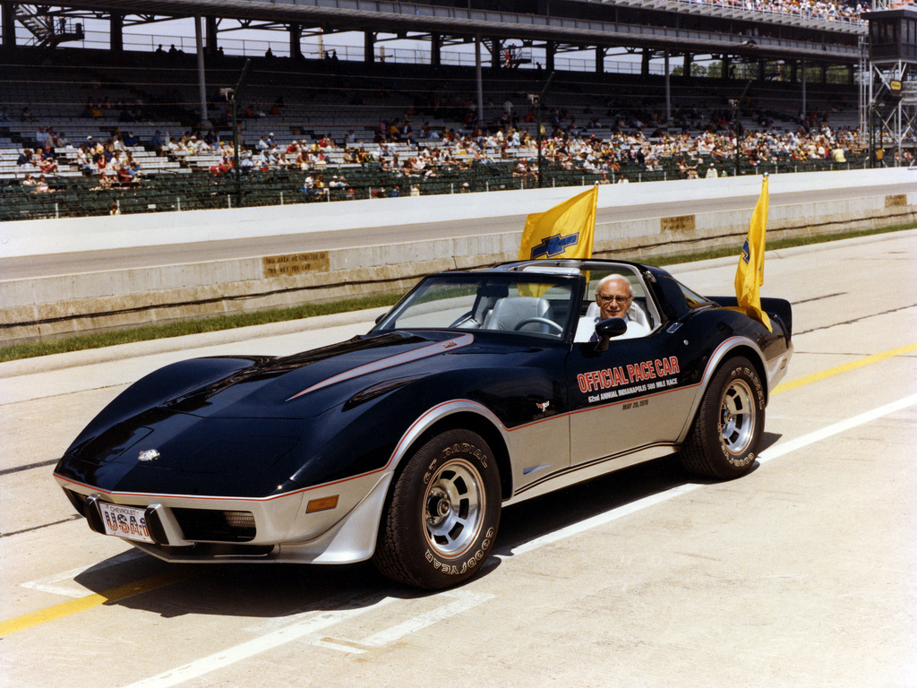 CHEVROLET CORVETTE C3 - Le requin entre mer et désert.