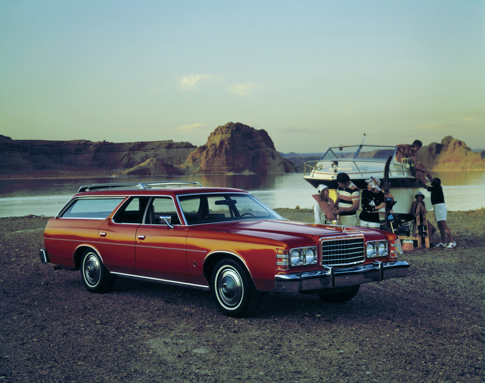 FORD LTD (1969 – 1978) - Archétype d'une grande américaine.