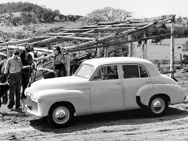 HOLDEN 48/215 et FJ - Les aventures de GM au pays des kangourous.