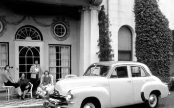 HOLDEN 48/215 et FJ - Les aventures de GM au pays des kangourous.