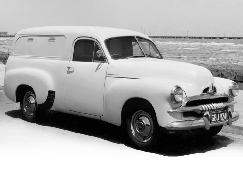 HOLDEN 48/215 et FJ - Les aventures de GM au pays des kangourous.