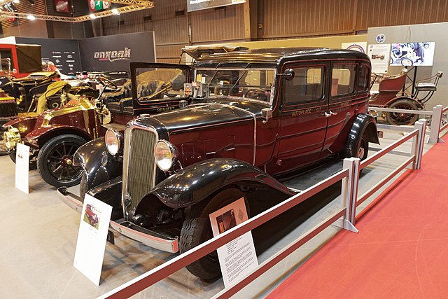 RENAULT KZ11 G7 - Le vrai taxi parisien.