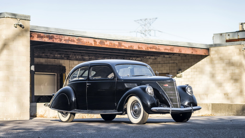 LINCOLN ZEPHYR - La première Lincoln « populaire ».