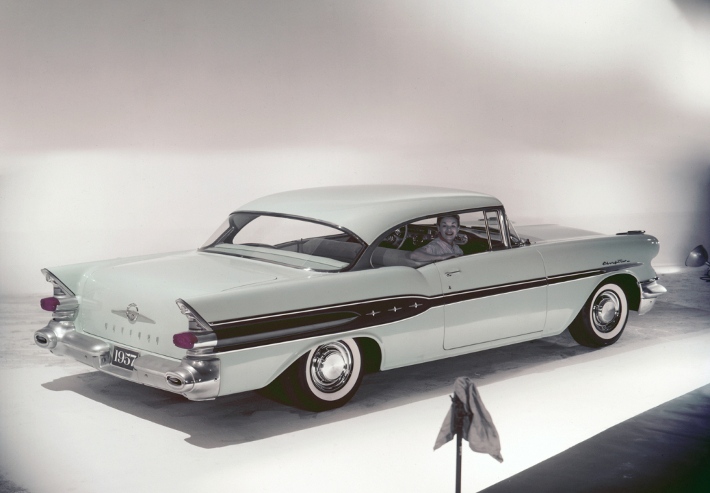 PONTIAC 1957 - Une année charnière pour Pontiac.