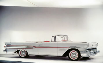 PONTIAC 1957 - Une année charnière pour Pontiac.