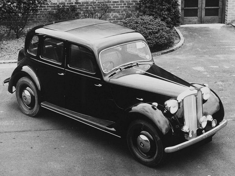 ROVER P4 - Chapeau melon sur quatre roues.