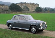 ROVER P4 - Chapeau melon sur quatre roues.