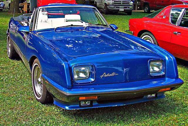 STUDEBAKER AVANTI - Le testament automobile de Raymond Loewy.