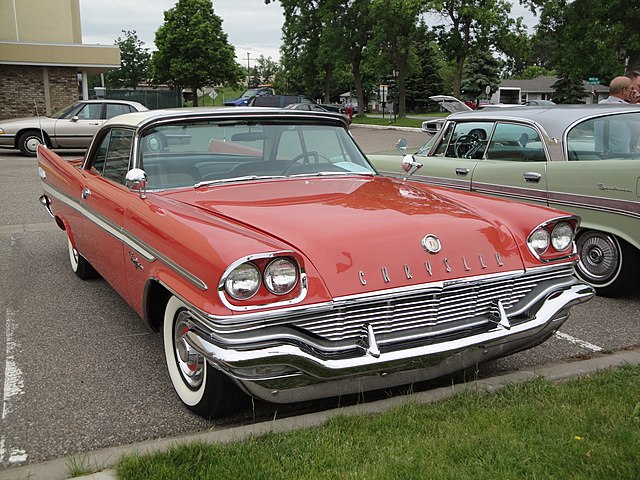 CHRYSLER 1957 - L'apothéose du style Exner.