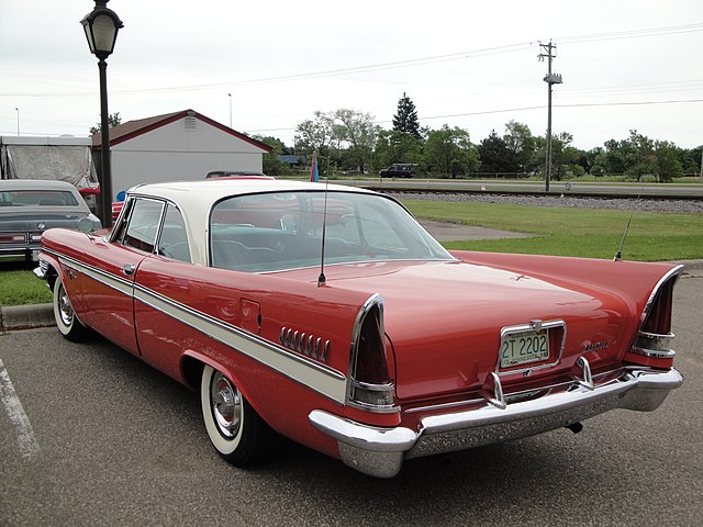 CHRYSLER 1957 - L'apothéose du style Exner.