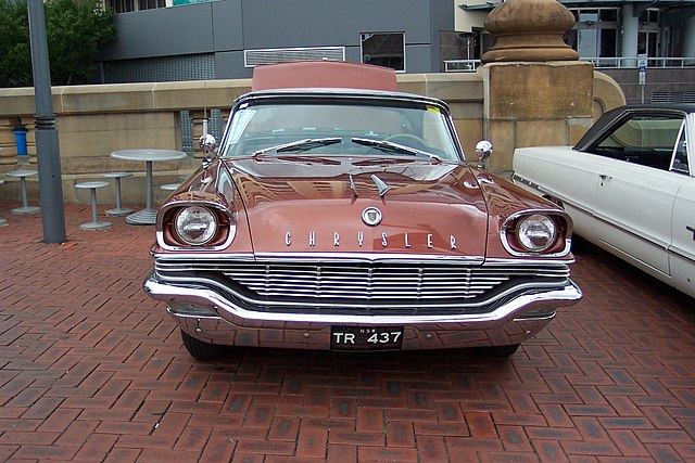 CHRYSLER 1957 - L'apothéose du style Exner.