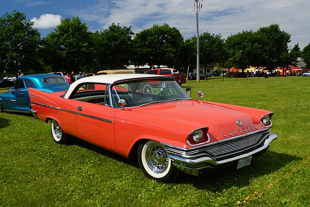 CHRYSLER 1957 - L'apothéose du style Exner.