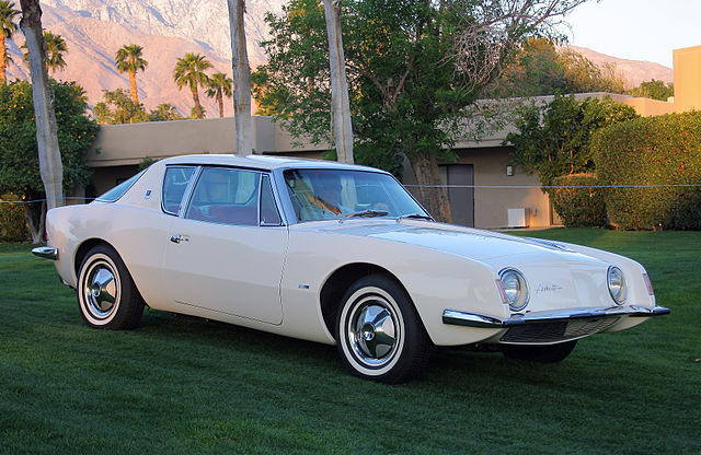 STUDEBAKER AVANTI - Le testament automobile de Raymond Loewy.