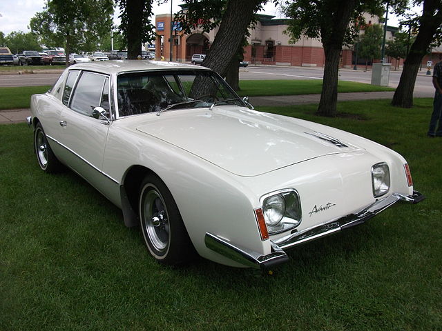 STUDEBAKER AVANTI - Le testament automobile de Raymond Loewy.