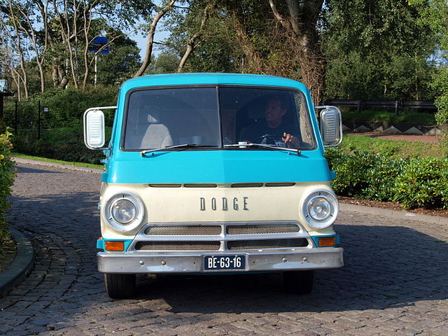 DODGE B-SERIES - Vétéran américain multi-fonctions.