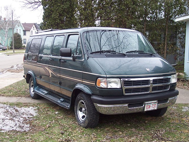 DODGE B-SERIES - Vétéran américain multi-fonctions.