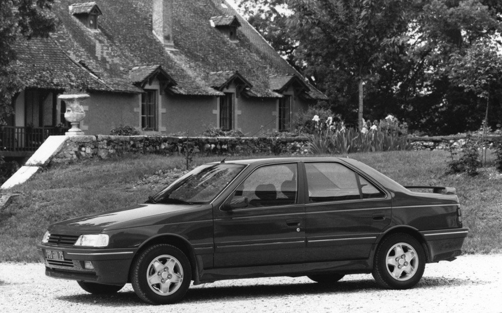 PEUGEOT 405 Mi16 - Le nouveau rugissement du lion.