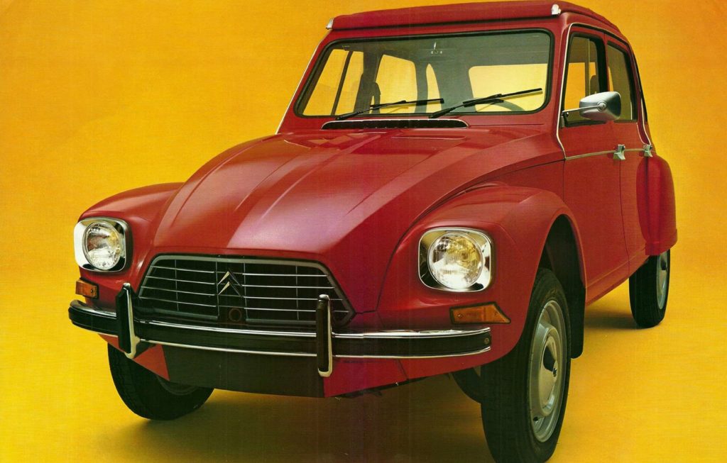 CITROËN DYANE - Dans l'ombre de la « Deudeuche ».