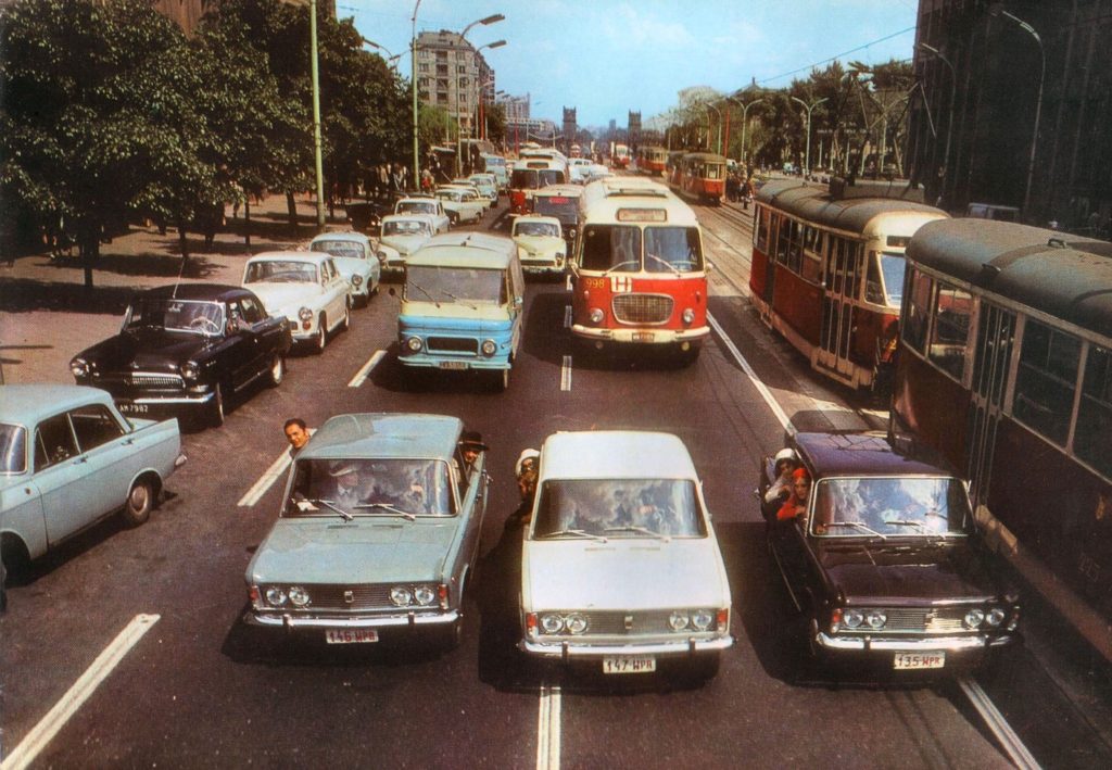 POLSKI-FIAT 125P - Une nouvelle ère pour l'industrie automobile polonaise.